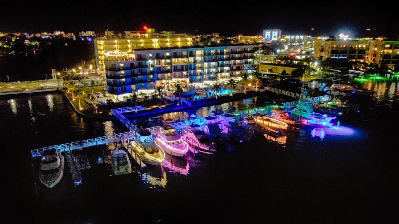 Fusion Resort Waterfront Suites 보물섬 외부 사진