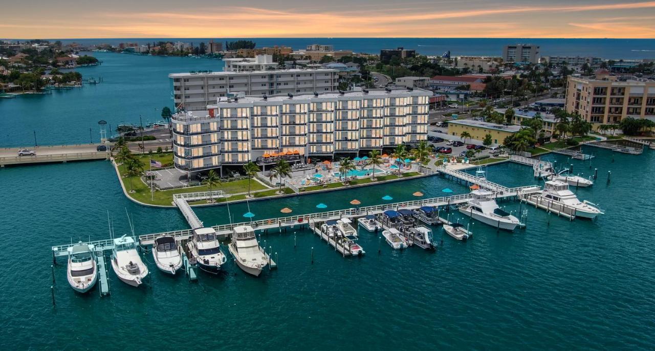 Fusion Resort Waterfront Suites 보물섬 외부 사진