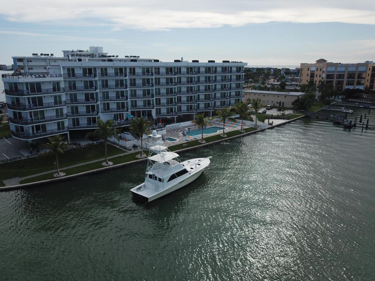 Fusion Resort Waterfront Suites 보물섬 외부 사진