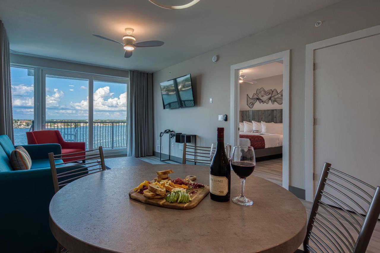 Fusion Resort Waterfront Suites 보물섬 외부 사진