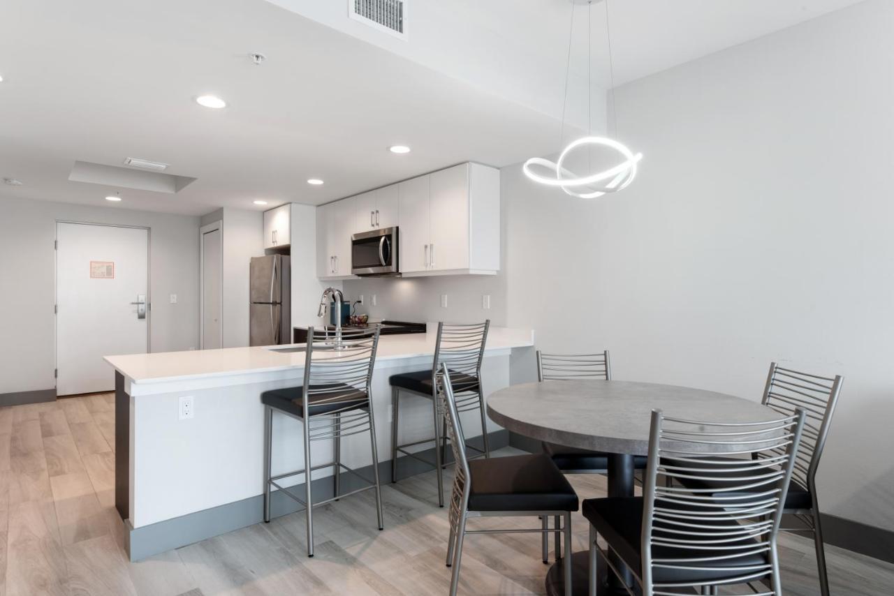 Fusion Resort Waterfront Suites 보물섬 외부 사진